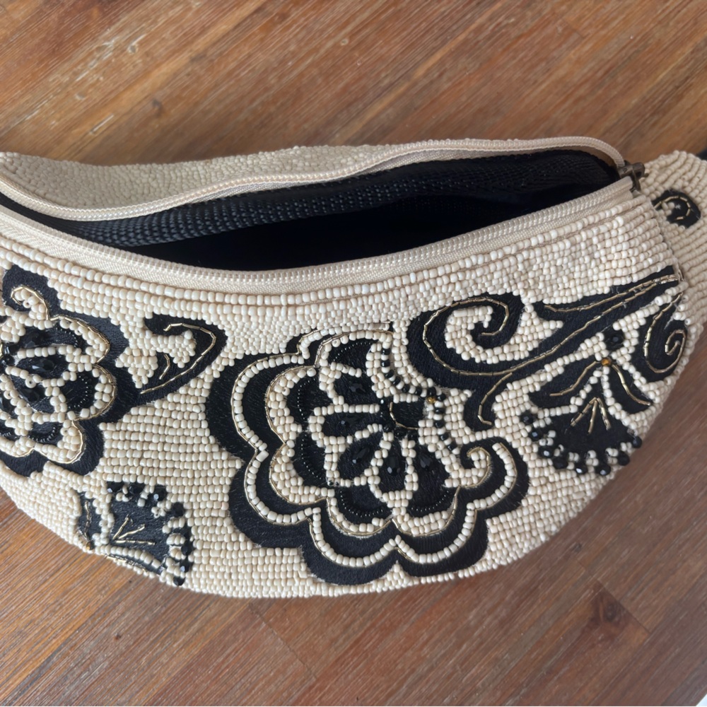 Pre-owned Elegant Black and Cream Beaded Women's Bag